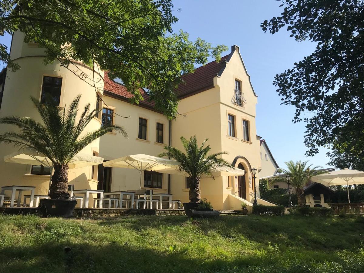 Parkschloesschen Hotel Maasdorf  Buitenkant foto
