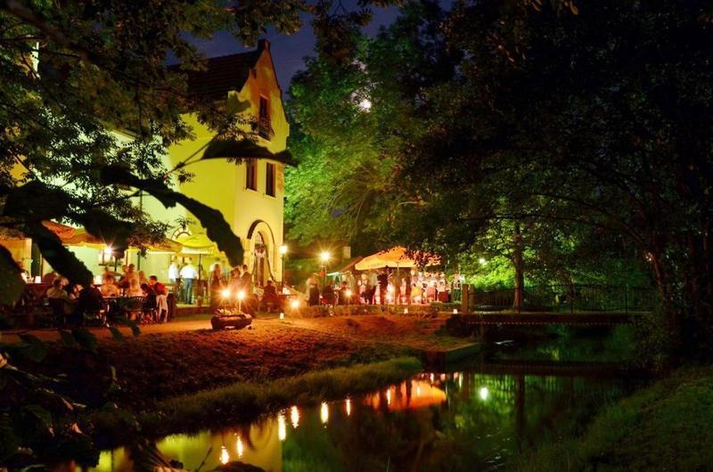 Parkschloesschen Hotel Maasdorf  Buitenkant foto