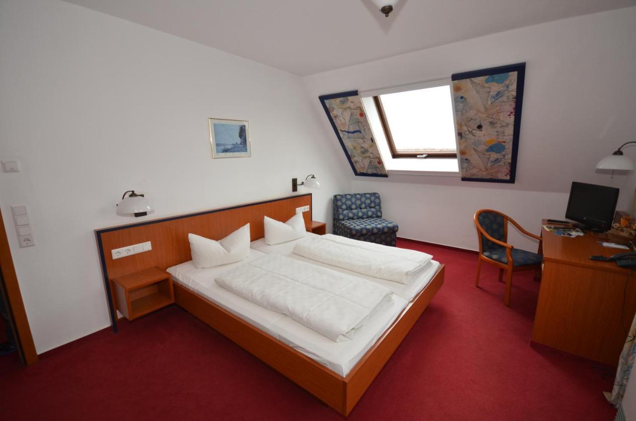 Parkschloesschen Hotel Maasdorf  Buitenkant foto